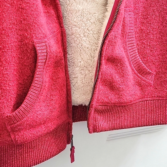 Sonoma Lifestyle Women's Jacket. Faux Fur Lining Very Good Condition. Very Warm - Picture 6 of 7